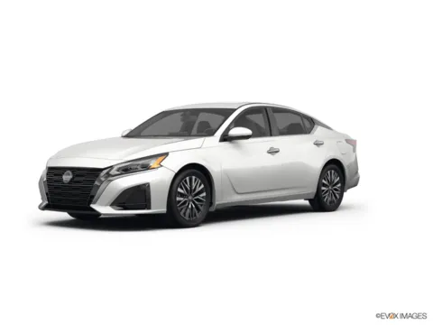 White 2025 Nissan Altima 2.5 SV for sale in Norwalk, IA