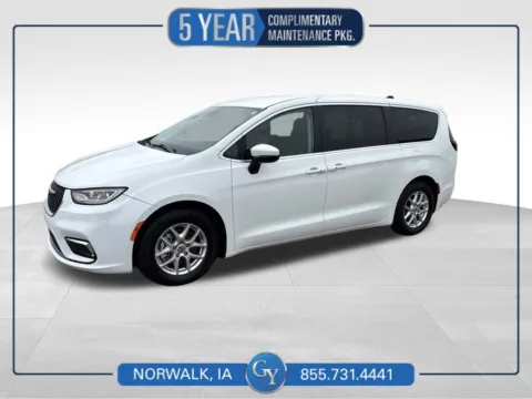 White 2023 Chrysler Pacifica Touring L for sale in Norwalk, IA
