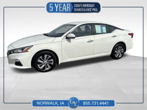 White 2020 Nissan Altima 2.5 S for sale in Norwalk, IA