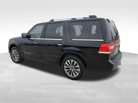 More photos of 2017 Lincoln Navigator Select at Gregg Young Chevrolet of Norwalk, IA