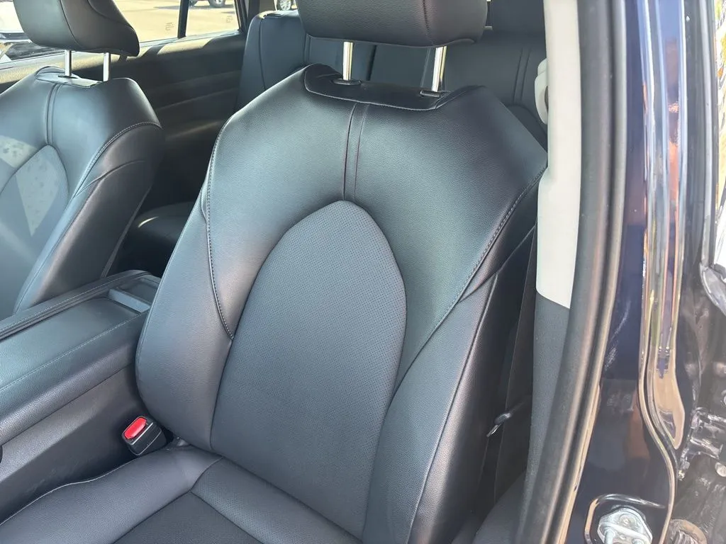 2024 Toyota Grand Highlander XLE photo 3