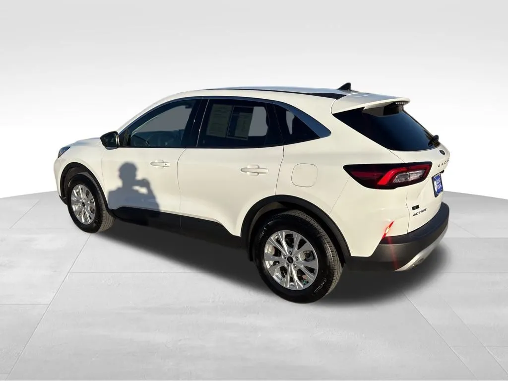 2023 Ford Escape Active photo 2