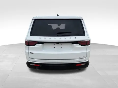 More photos of 2024 Jeep Wagoneer L Series III at Gregg Young Chevrolet of Norwalk, IA