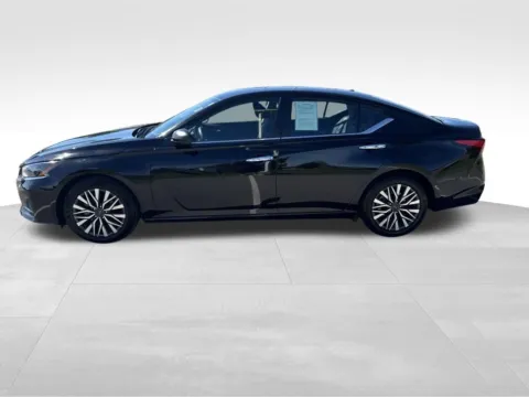 Another view of 2025 Nissan Altima 2.5 SV for sale in Norwalk, IA at Gregg Young Chevrolet of Norwalk