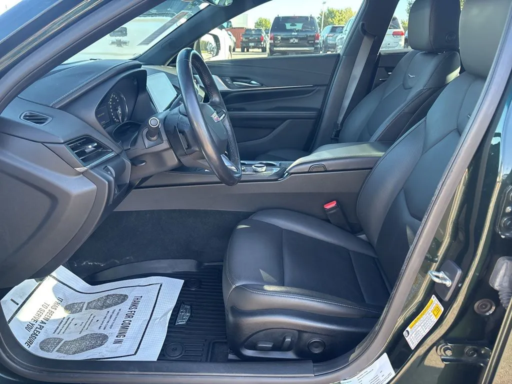 2021 Cadillac CT4 Premium Luxury photo 3