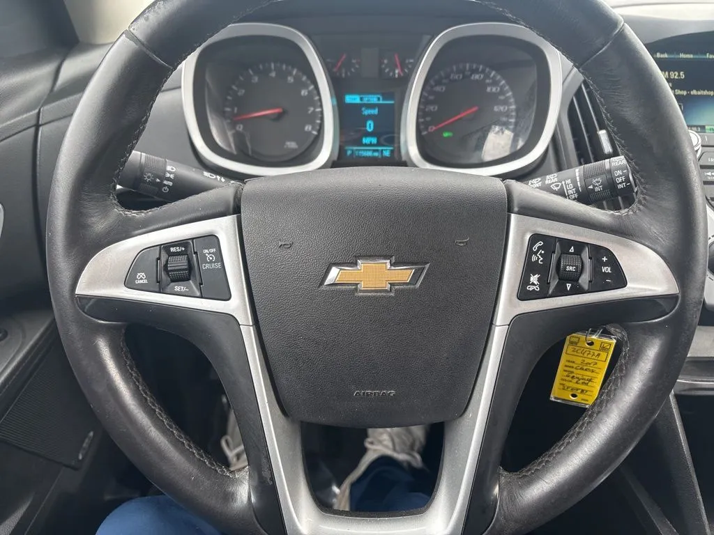 2017 Chevrolet Equinox LT photo 4