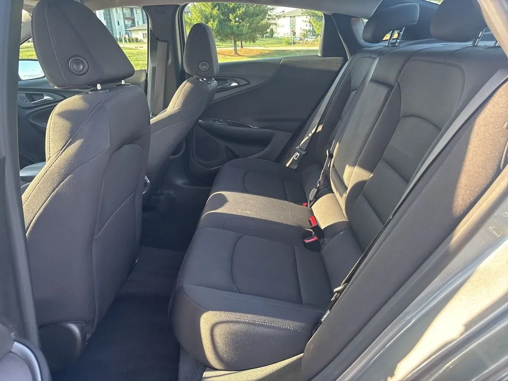 2024 Chevrolet Malibu 1LT photo 4