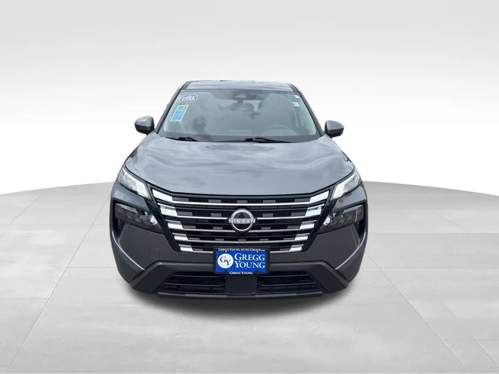 2024 Nissan Rogue SV photo 4