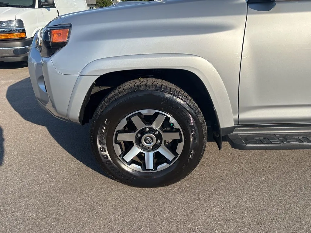 2024 Toyota 4Runner TRD Off-Road photo 4