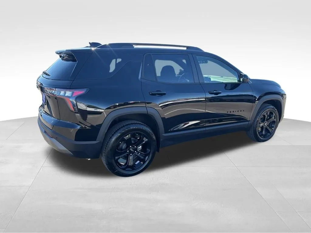 2026 Chevrolet Equinox LT photo 3