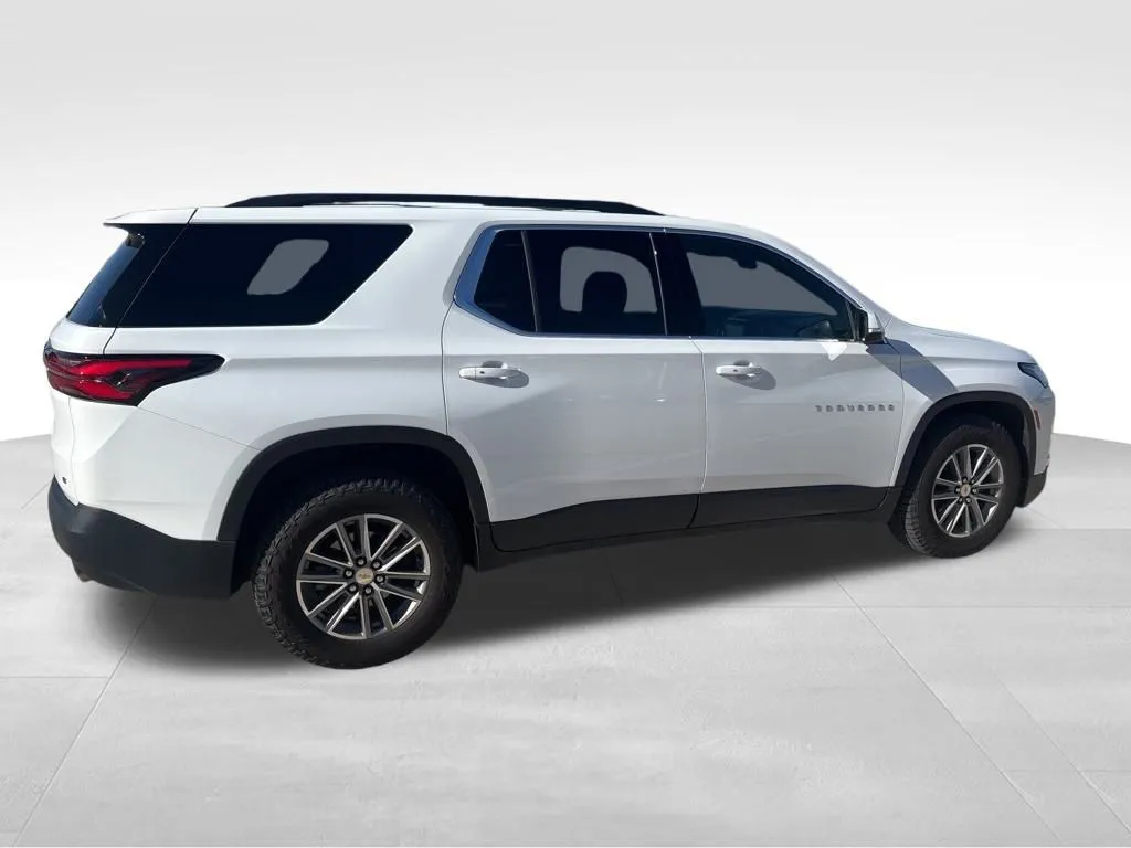 2023 Chevrolet Traverse Cloth photo 3