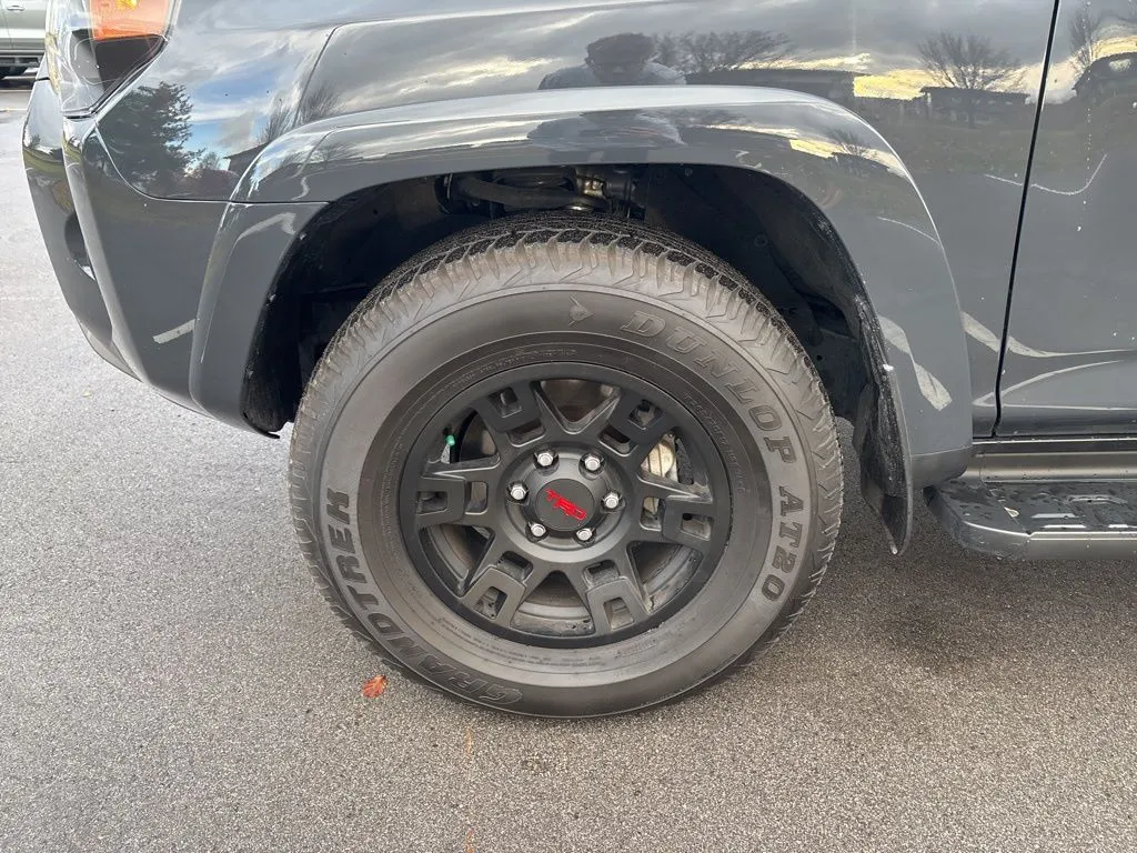 2024 Toyota 4Runner TRD Off-Road Premium photo 3