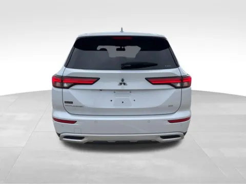 More photos of 2024 Mitsubishi Outlander SE at Gregg Young Chevrolet of Norwalk, IA
