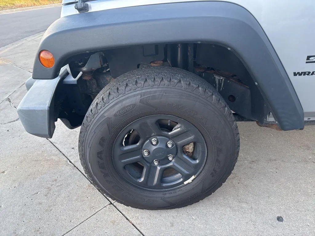 2017 Jeep Wrangler Sport photo 4