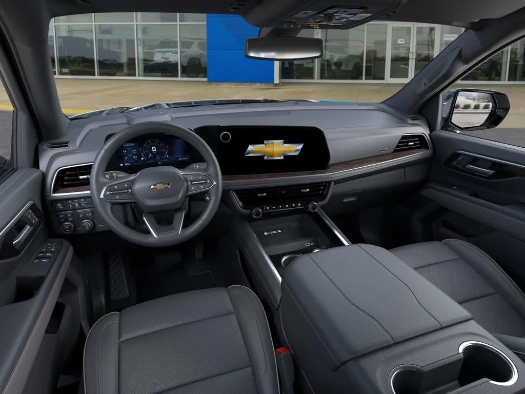 2026 Chevrolet Suburban Premier photo 4