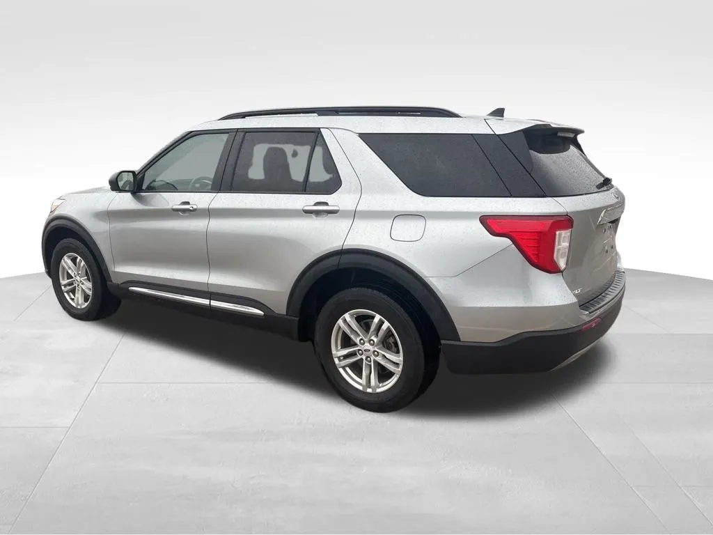 2022 Ford Explorer XLT photo 2