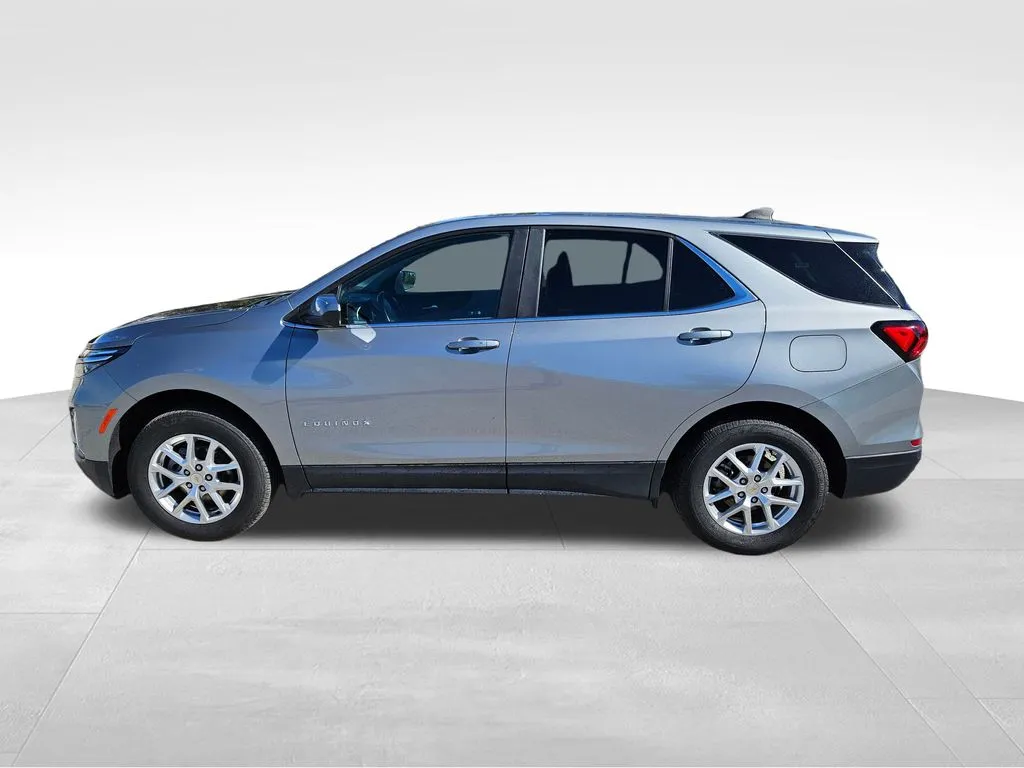 2024 Chevrolet Equinox LT photo 4