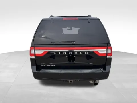 More photos of 2017 Lincoln Navigator Select at Gregg Young Chevrolet of Norwalk, IA