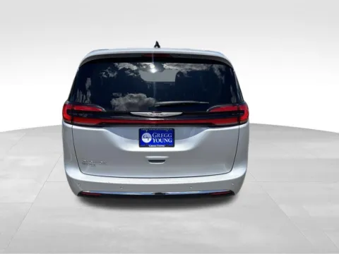 More photos of 2023 Chrysler Pacifica Touring L at Gregg Young Chevrolet of Norwalk, IA