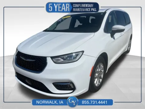 White 2023 Chrysler Pacifica Touring L for sale in Norwalk, IA