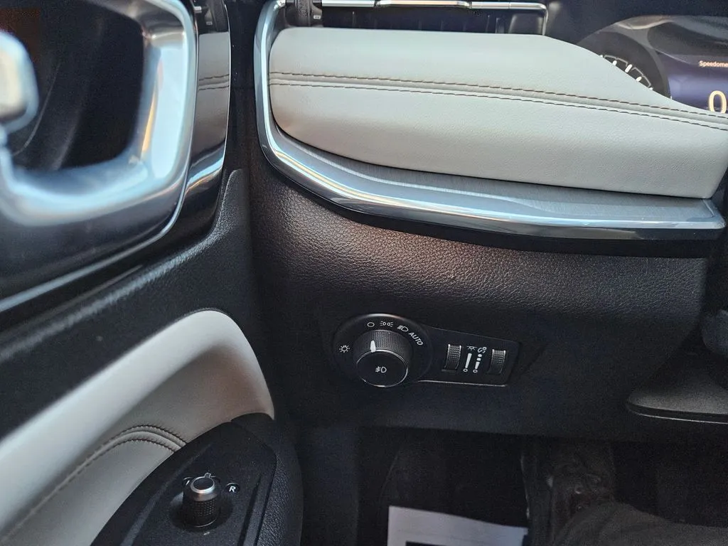 2022 Jeep Compass Limited photo 4