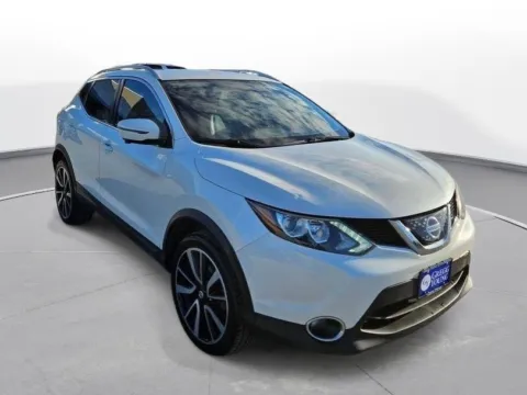 More photos of 2018 Nissan Rogue Sport SL at Gregg Young of Plattsmouth, NE