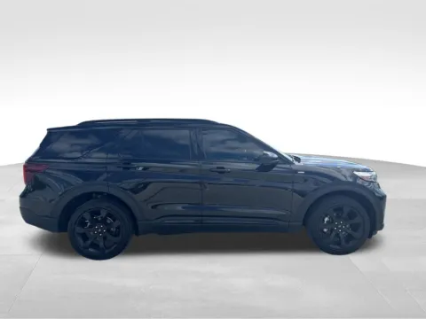 More photos of 2023 Ford Explorer ST-Line at Gregg Young Chevrolet Of Plattsmouth, NE