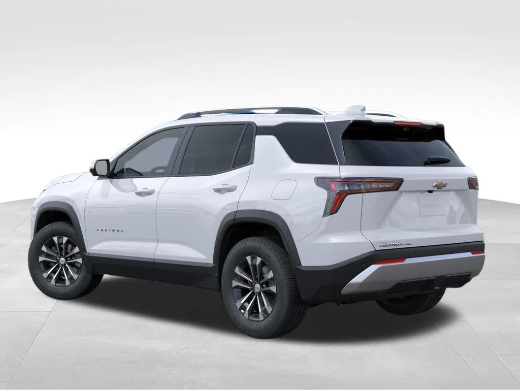 2026 Chevrolet Equinox LT photo 2