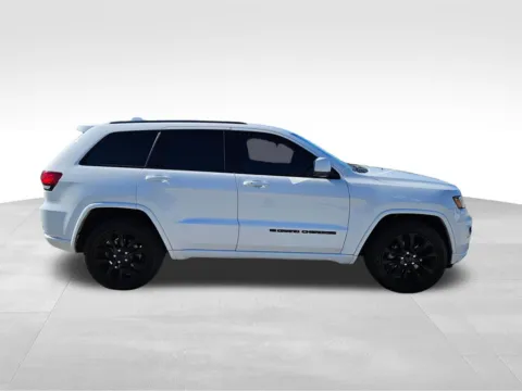 More photos of 2022 Jeep Grand Cherokee WK Laredo X at Gregg Young Chevrolet Of Plattsmouth, NE