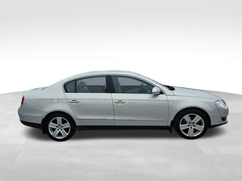 More photos of 2009 Volkswagen Passat Komfort at Gregg Young Chevrolet Of Plattsmouth, NE