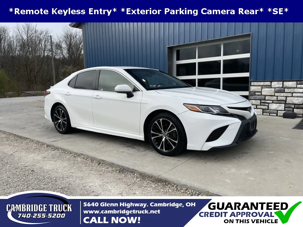 White 2018 Toyota Camry SE for sale in Cambridge, OH