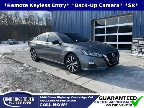 Gray 2019 Nissan Altima 2.5 SR for sale in Cambridge, OH