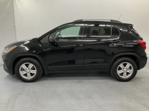 More photos of 2021 Chevrolet Trax LT at Cambridge Truck, OH