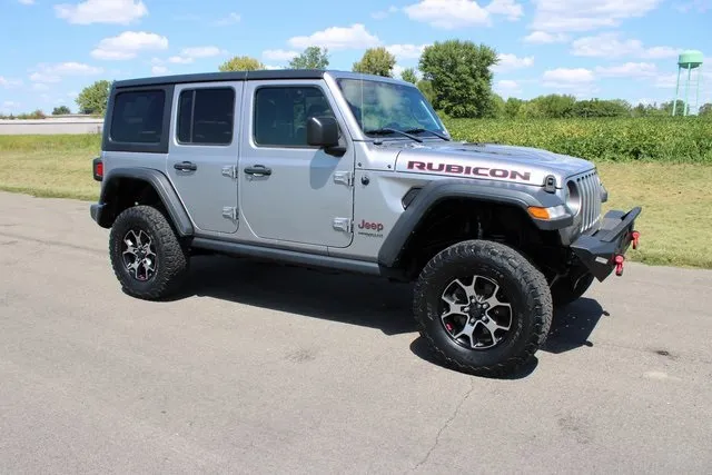 Silver 2018 Jeep Wrangler Unlimited Rubicon for sale in Cambridge, OH