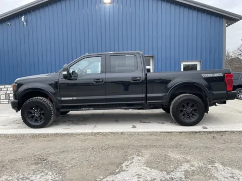 More photos of 2022 Ford F-350SD Lariat at Cambridge Truck, OH