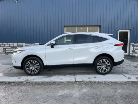 More photos of 2021 Toyota Venza Limited at Cambridge Truck, OH