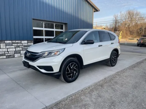 Another view of 2016 Honda CR-V SE for sale in Cambridge, OH at Cambridge Truck