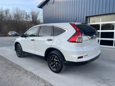 More photos of 2016 Honda CR-V SE at Cambridge Truck, OH