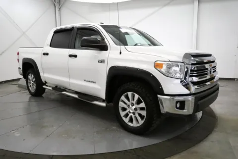 White 2017 Toyota Tundra SR5 for sale in Cambridge, OH