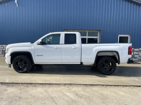 More photos of 2018 GMC Sierra 1500 at Cambridge Truck, OH