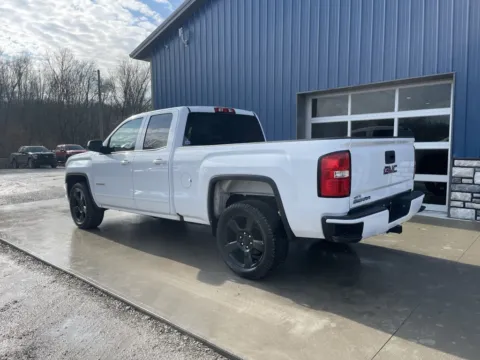 More photos of 2018 GMC Sierra 1500 at Cambridge Truck, OH