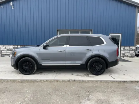 More photos of 2020 Kia Telluride S at Cambridge Truck, OH
