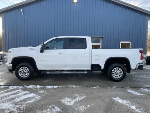 More photos of 2021 Chevrolet Silverado 2500HD LT at Cambridge Truck, OH