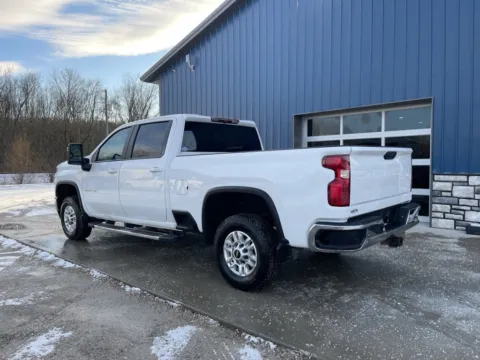 More photos of 2021 Chevrolet Silverado 2500HD LT at Cambridge Truck, OH