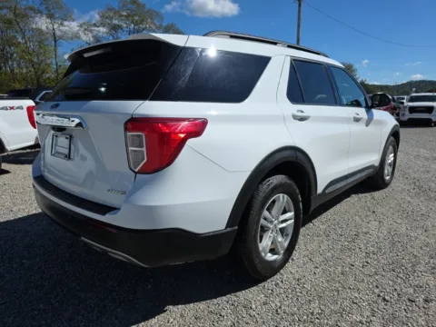More photos of 2021 Ford Explorer XLT at Cambridge Truck, OH