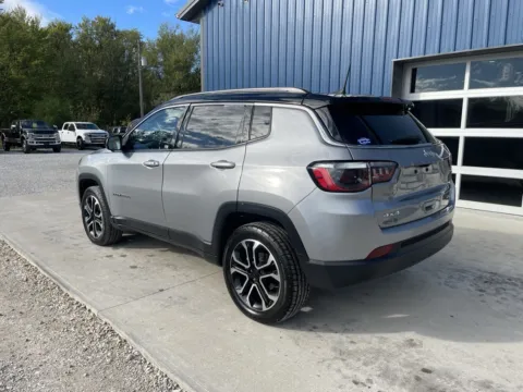 More photos of 2022 Jeep Compass Limited at Cambridge Truck, OH