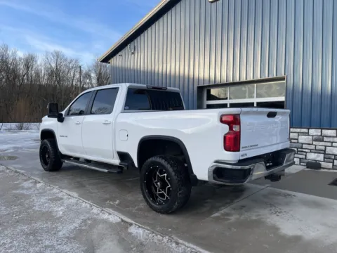 More photos of 2022 Chevrolet Silverado 2500HD LT at Cambridge Truck, OH