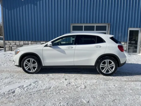 More photos of 2019 Mercedes-Benz GLA 250 at Cambridge Truck, OH