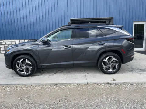 More photos of 2022 Hyundai Tucson Limited at Cambridge Truck, OH