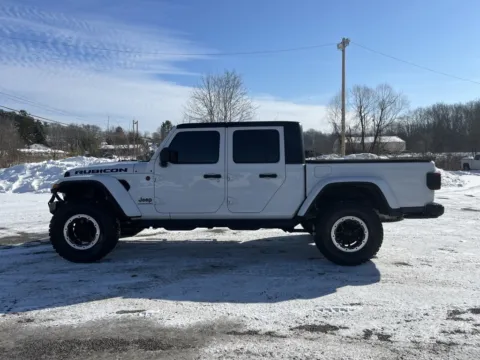 More photos of 2020 Jeep Gladiator Rubicon at Cambridge Truck, OH